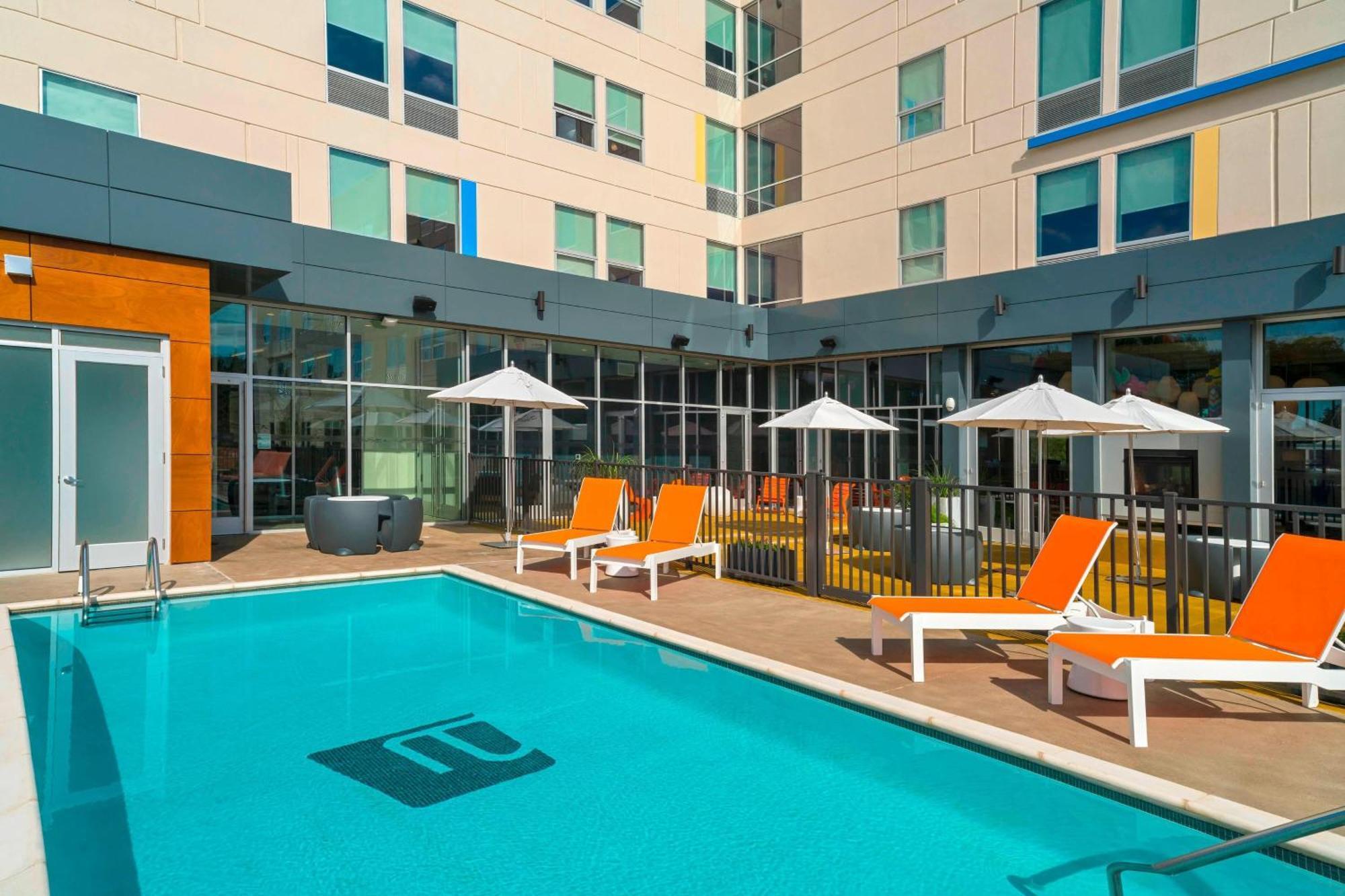 Aloft College Station Hotel Bagian luar foto