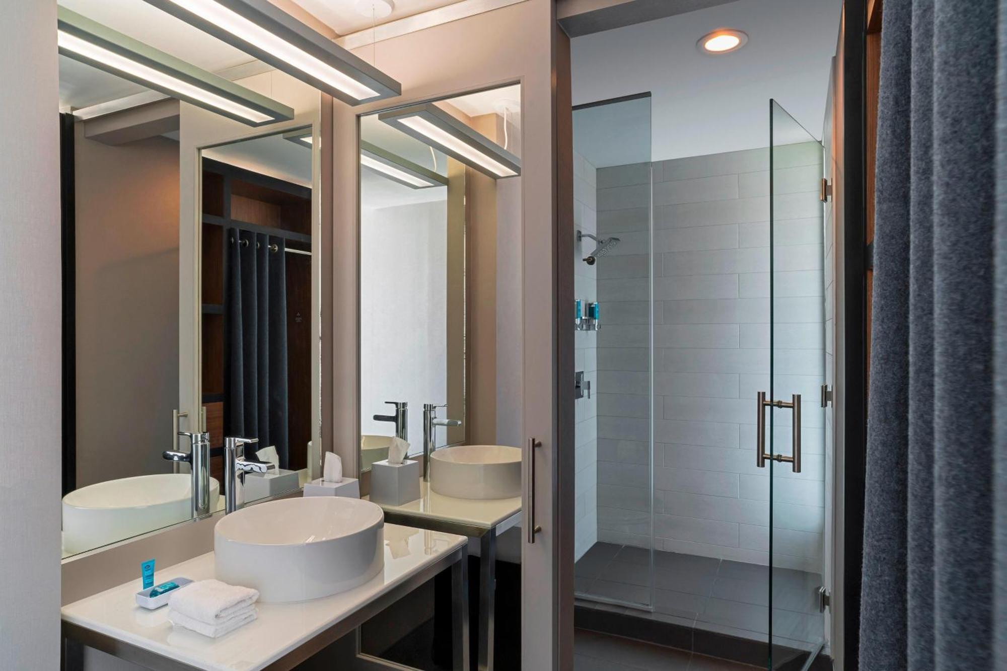 Aloft College Station Hotel Bagian luar foto